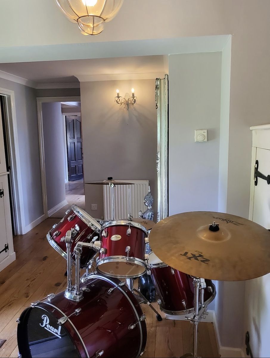 Sitting room and hallway in soft grey